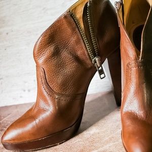 Frye Harlow Campus Bootie size 8.5 brown leather